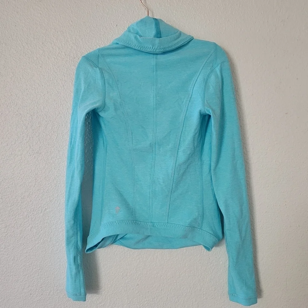 Ivivva by Lululemon Four Count Shrug Sky Blue Size 6